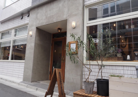 almond hostel & cafe 