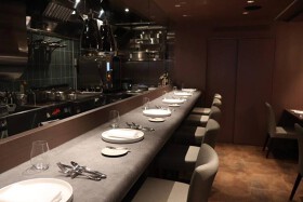 ビストロノミー Avin