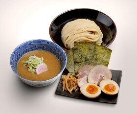 多業態を経営する飲食企業の新業態。らーめん・つけ麺店スタッフ募集