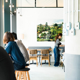 tables cook & LIVING HOUSE