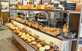 BAKERIES LAB. 都賀駅前店 