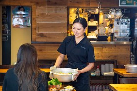 野毛とりとん 本店