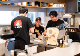 餃子のラスベガス　北千住店