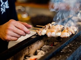 炭火焼鳥とさか　六町店
