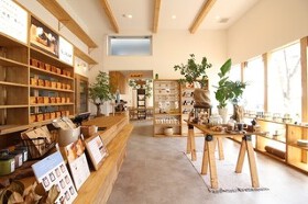 天然酵母の食パン専門店 つばめパン＆Milk　尼ヶ坂本店
