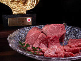 六本木 焼肉 Queue