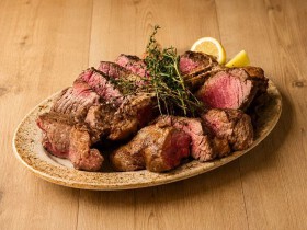 厳選肉とワインの専門店   丸ノ内mescita