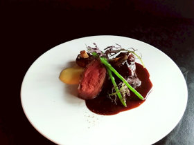 Bistro & Wine POINT ET LIGNE - ポワンエリーニュ 新丸ビル本店