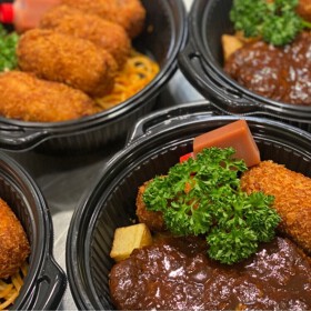 洋食 Quattro  JR灘駅店