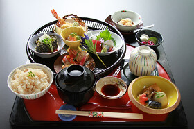 四季の味 しんや