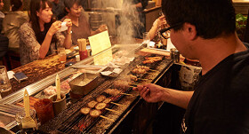 串焼酒場 萬（よろず）