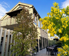 Cafe salon & Bar Arg