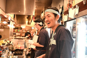 徳田酒店　京阪高架下店