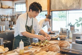 BREEZE BIRD CAFE & BAKERY
