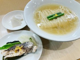 食堂七彩