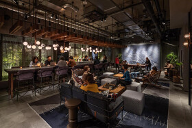 THE LIVELY KITCHEN　東京麻布十番