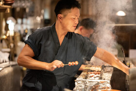 母屋食堂　一炭もんめ