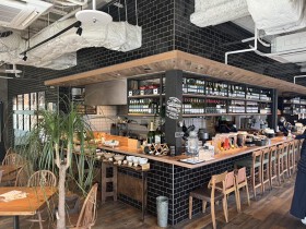 イタリアンCAFE＆GRILL　NALAレストラン