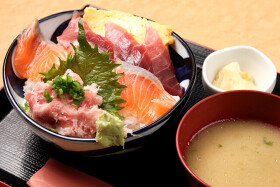 まぐろや 相馬水産 富士見店
