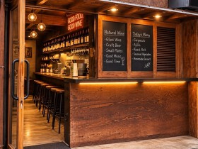 ヴェネツィア酒場 taverna gatakigi（ガタキージ）湘南辻堂店