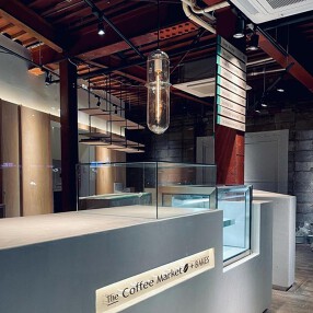 The Coffee Market　+　BAKESの画像