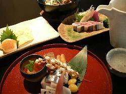 真剣な和食料理の小型割烹の新店舗の画像