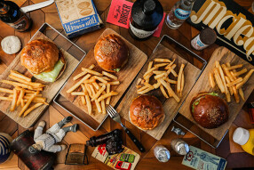 McLean-old burger stand- ＆ McLean-oldfashioned diner-の画像