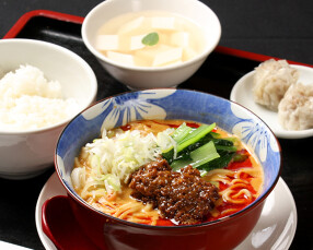 新宿秀山の画像