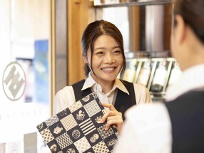 泳ぎカワハギと冠地どり 五十六屋 中央町店の画像