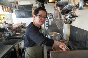 カルビ丼とスン豆腐専門店の韓丼　利府店の画像