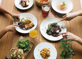 100本のスプーン あざみ野ガーデンズ店の画像