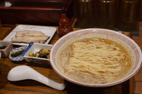 炭火焼濃厚中華そば 奥倫道の画像