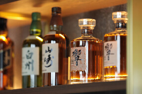 TRAD WHISKY BOTTLE BAR DEN TORANOMONの画像