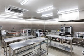 餃子酒場　満太郎　セントラルキッチンの画像