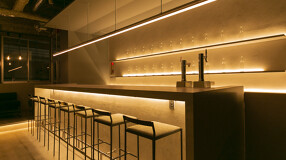 and the lineの画像