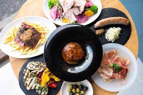 CarneDeli&Furuiteriaの画像