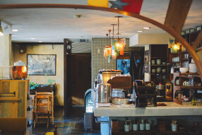 ノイカフェ箕面船場本店の画像