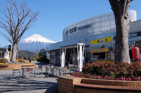 富士川サービスエリア/販売・調理スタッフ募集！《安定企業／週休2日制／実働8h》の画像