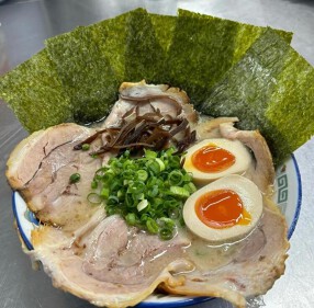 うまい豚骨ラーメン まる星商店の画像