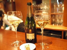 CHAMPAGNE BAR RMの画像