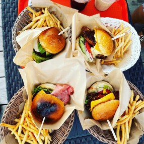 Beach Boys Hawaiian Hamburger&Barの画像