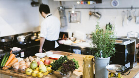 バル・カリヨンの画像