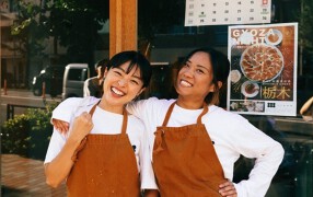 向三軒両隣の画像