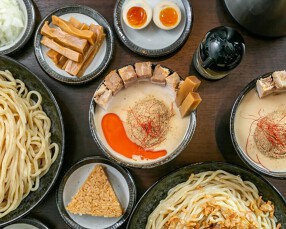 つけ麺専門 がんつけ 天神店の画像