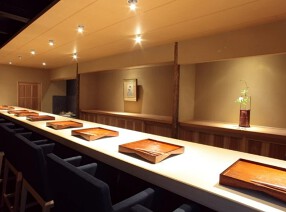 富小路やま岸 本店の画像