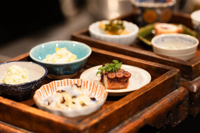 食卓や古賀の画像