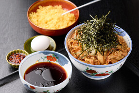 東京肉つけ蕎麦 つるりつるり 三井アウトレットパーク北陸小矢部店の画像