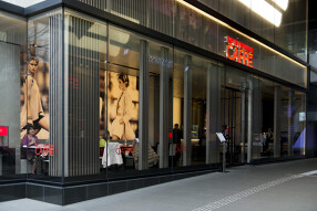 EMPORIO ARMANI CAFFEの画像