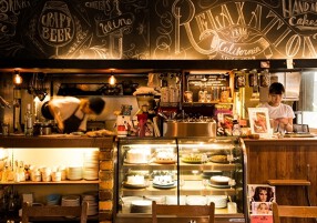  マザームーンカフェ 三宮本店の画像