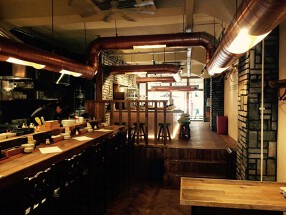 B&G Nicholsonの画像